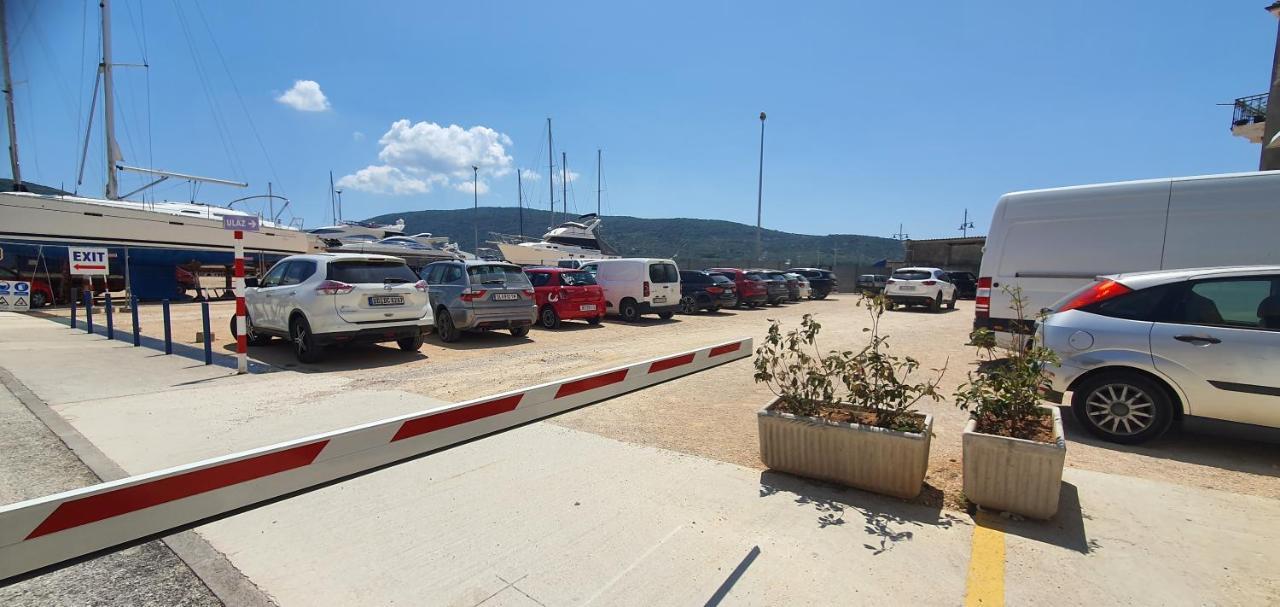 קרס Franceska Apartmani מראה חיצוני תמונה